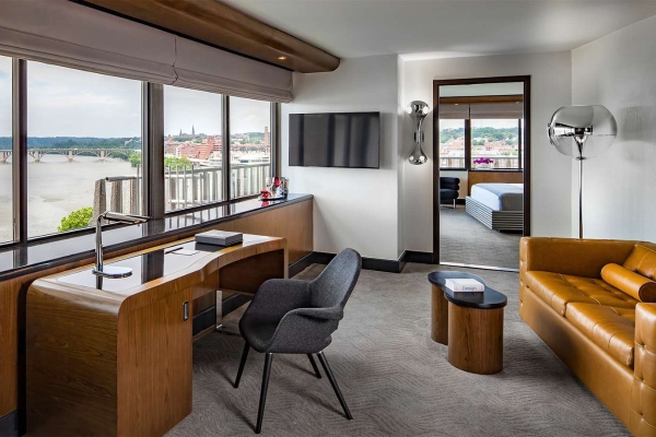 THE WATERGATE HOTEL